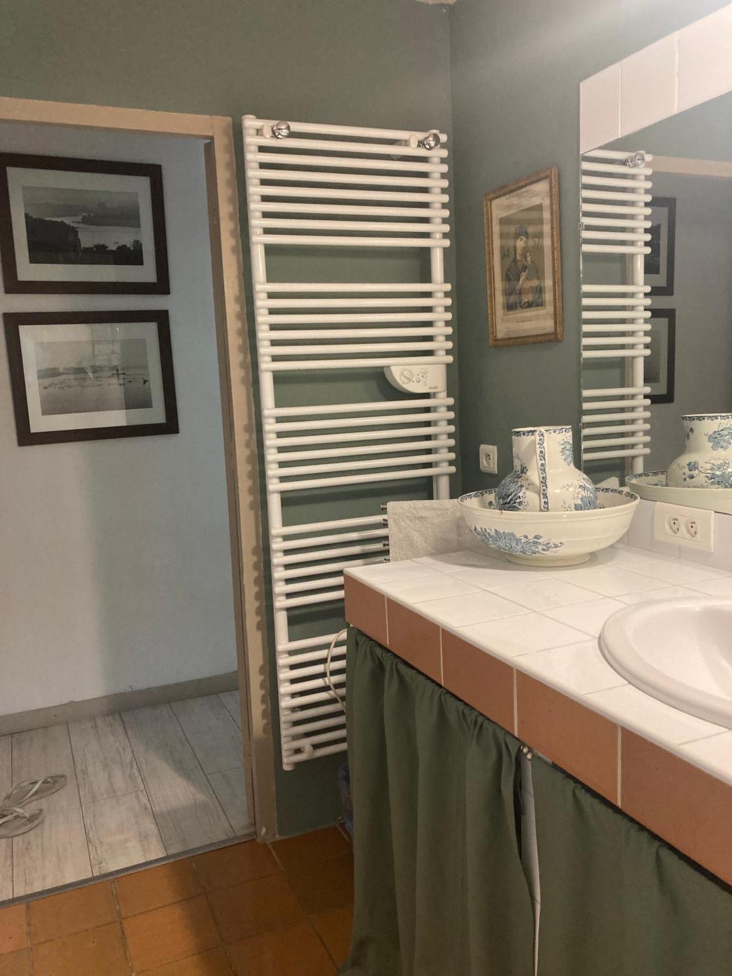 آرْلْ Appartement Complet Ou 2 Chambres De Charme En Centre-Ville المظهر الخارجي الصورة